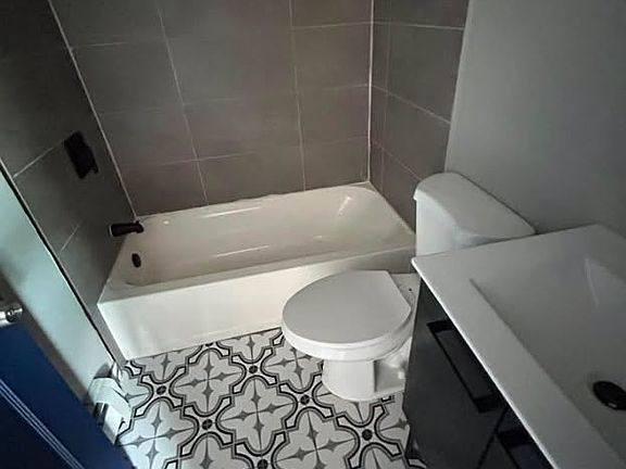 5th image of 190 Ridge St #6