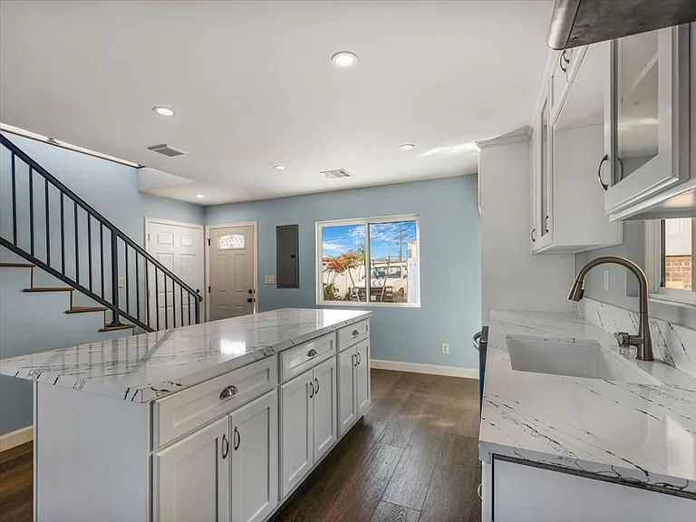510 Neva Pl — Photo 12