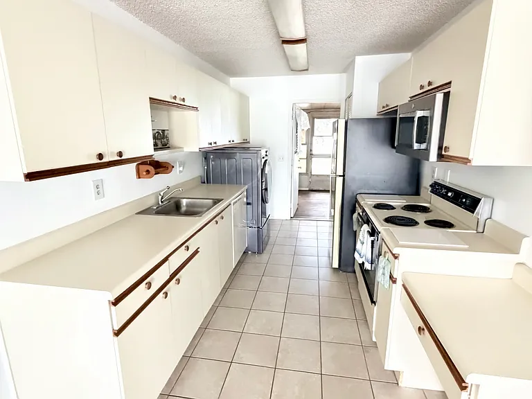 205 Winter Ridge Blvd #205 — Photo 10