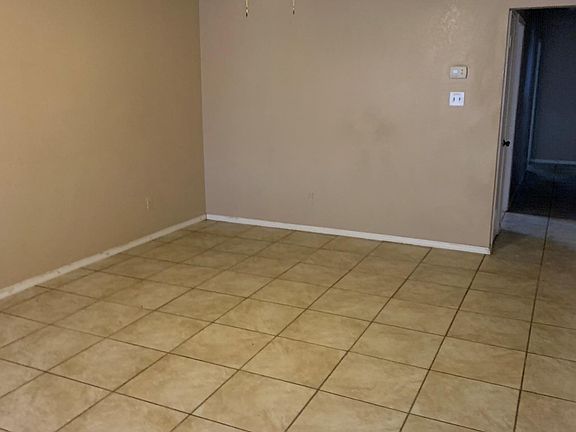 3rd image of 1412 Harless Ave