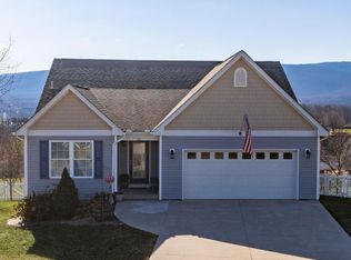 28 Upland Ct, Stuarts Draft, VA 24477