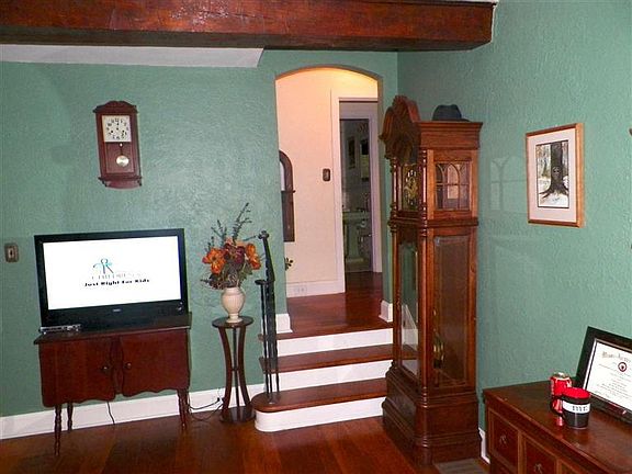 4th image of 1324 Cory Dr