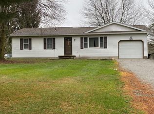 2636 Fulton Rd, Creston, OH 44217