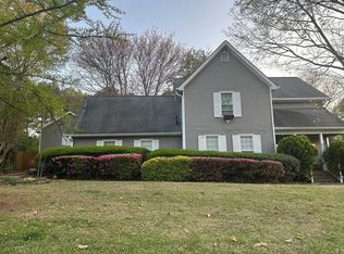 1105 Sweetwater Cir, Lawrenceville, GA 30044