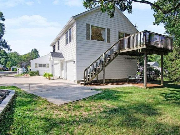 4th image of 206 N Lake Ave #A & B