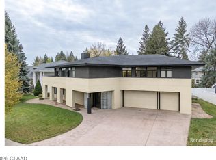 3012 E Elmwood Dr, Grand Forks, ND 58201