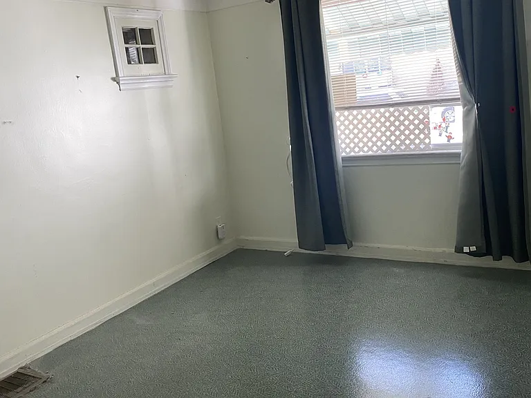 1424 Rosenthal Ave — Photo 3