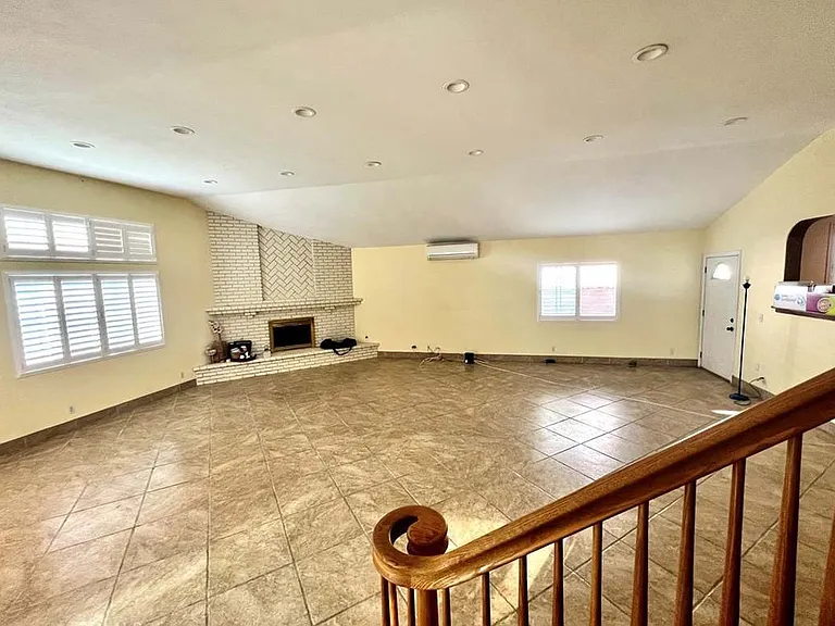 12121 Nashville Ave — Photo 15