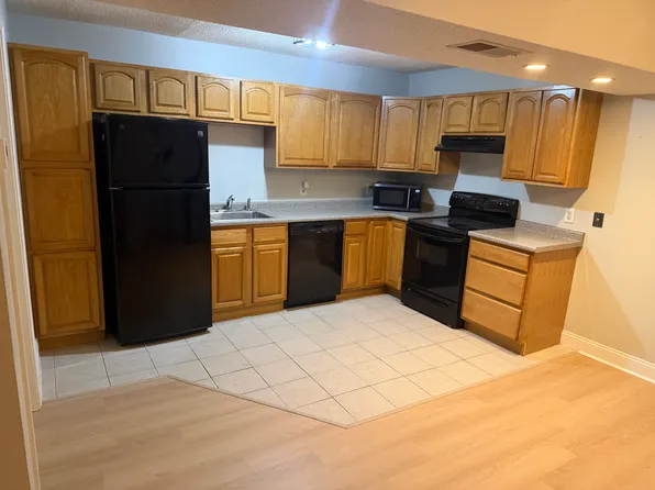 2102 Harbor View Dr #2102, Rocky Hill, CT 06067