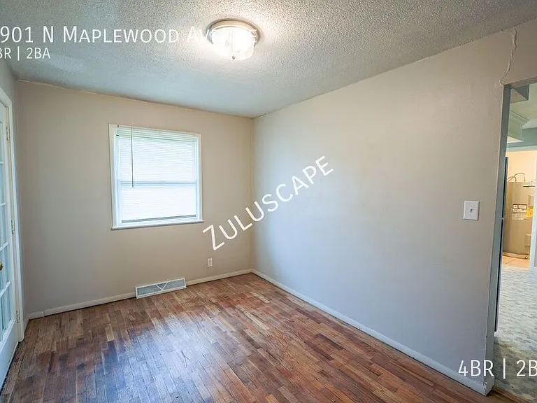 1901 N Maplewood Ave — Photo 4