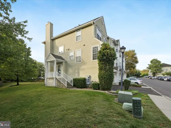 6301 Riverfront Dr, Palmyra, NJ 08065