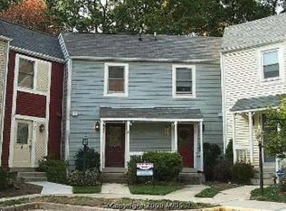 2152 Whisperwood Glen Ln, Reston, VA 20191