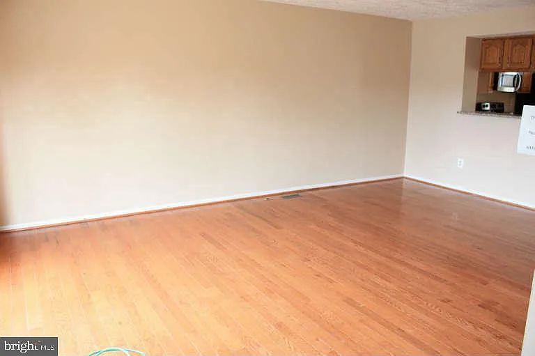3 bed, 3.5 bath, 1820 sqft, $2,650 — Photo 3