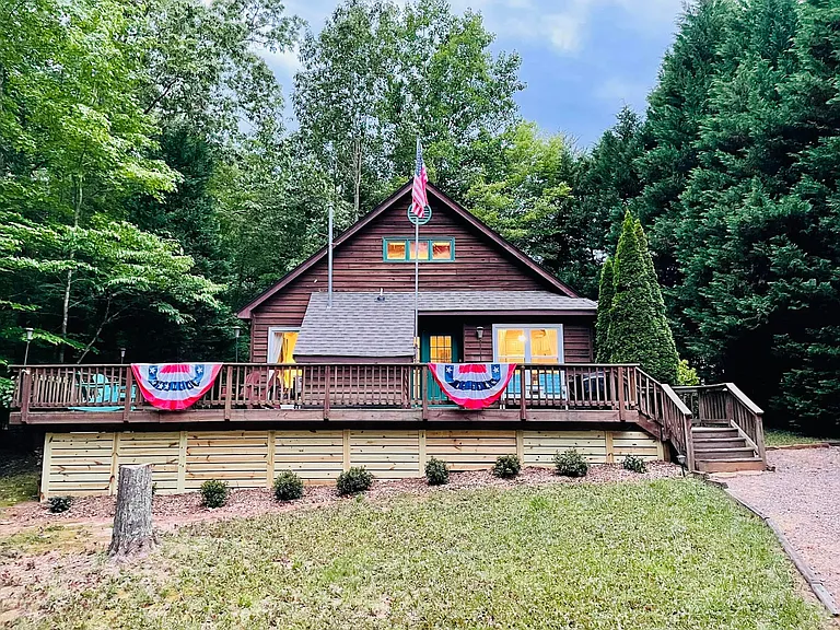 172 Windward Dr — Photo 1