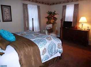 301 Governor Dr, Shillington, PA 19607