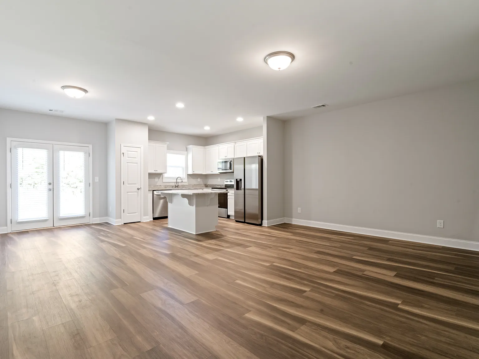 3 bed, 2.5 bath, 1660 sqft, $2,100 — Photo 3