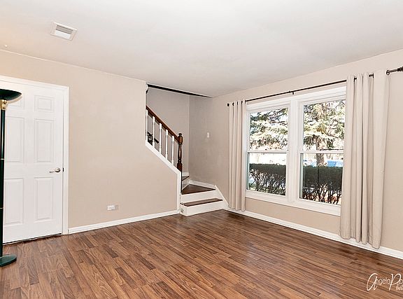 3rd image of 715 Huntly Ct #715