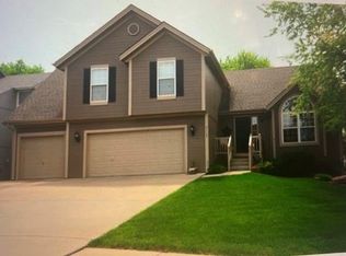 2113 SW Post Oak Rd, Lees Summit, MO 64082
