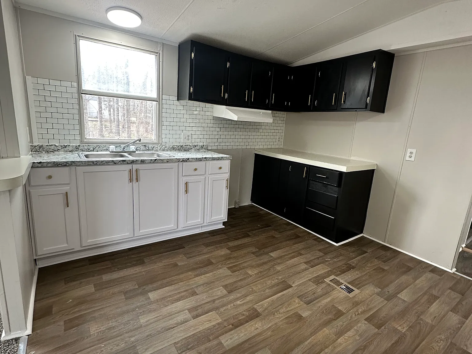 3 bed, 1100 sqft, $1,600 — Photo 4