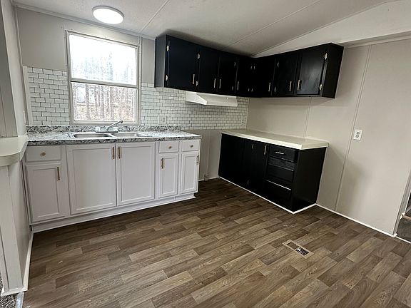 4th image of 2060 Athena Rd