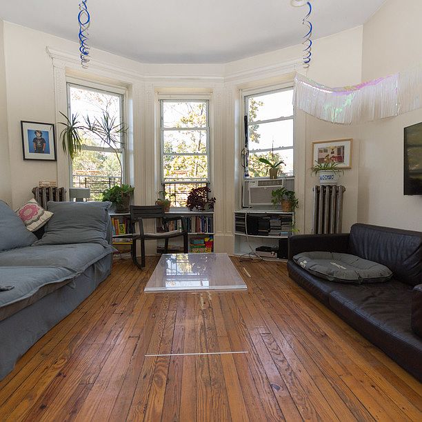 1st image of 250 Lefferts Ave