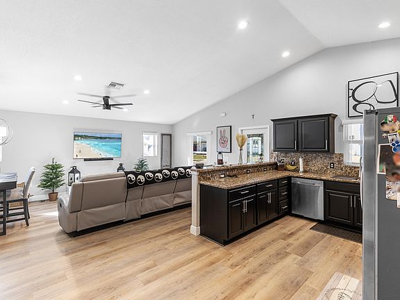 4th image of 7937 Ridgewood Drive