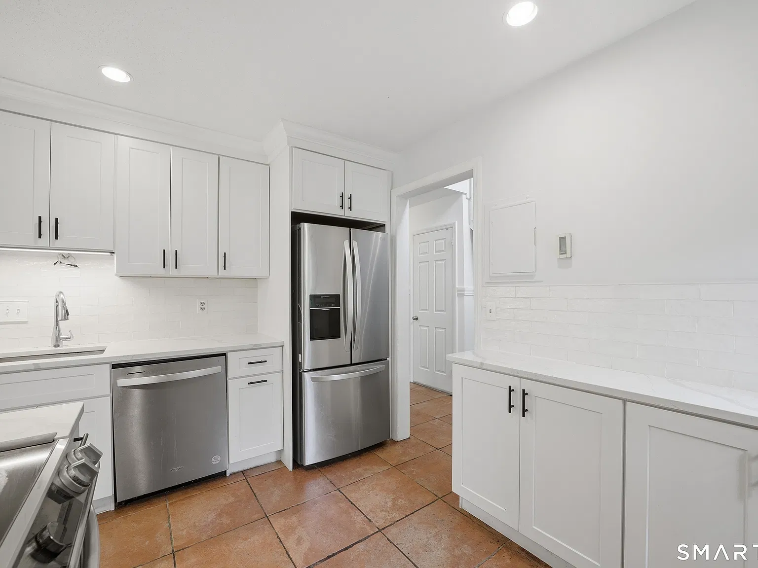 2 bed, 1.5 bath, 1350 sqft, $3,000 — Photo 3