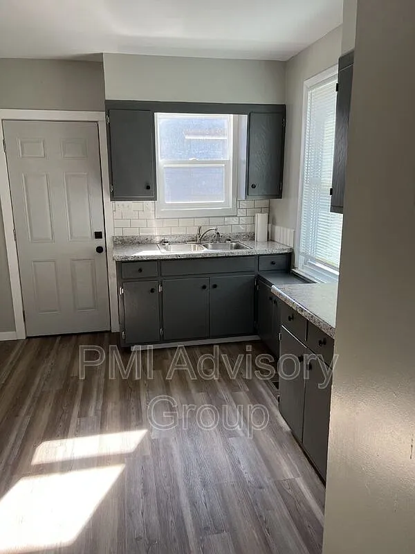 2 bed, 1.0 bath, 810 sqft, $950 — Photo 3