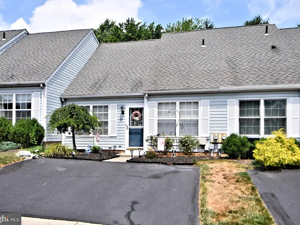 79 Sherri Dr, Chalfont, PA 18914