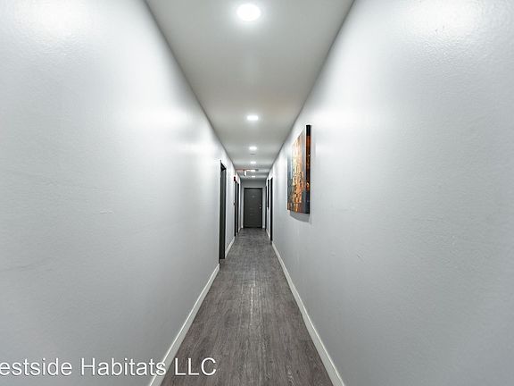 5th image of 314 S Manhattan Pl #10290866