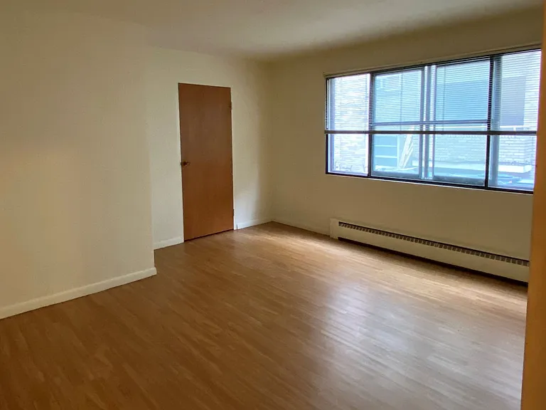 415 Wisconsin Ave — Photo 17