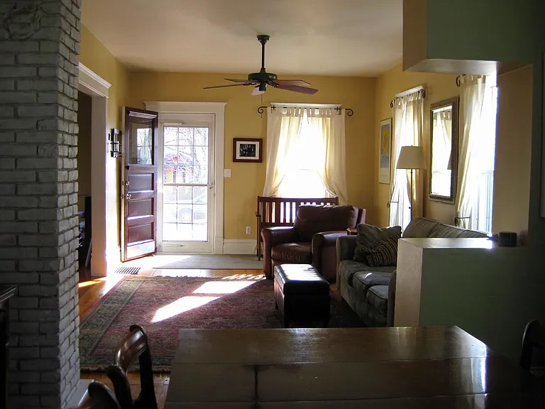 928 E Davenport St — Photo 2