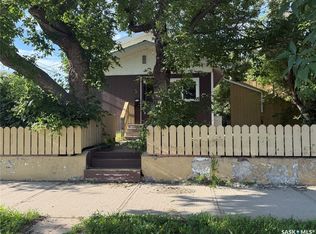 25 Home St W, Moose Jaw, SK S6H4X2