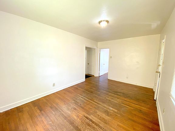 4th image of 307 Hanover Ave NW