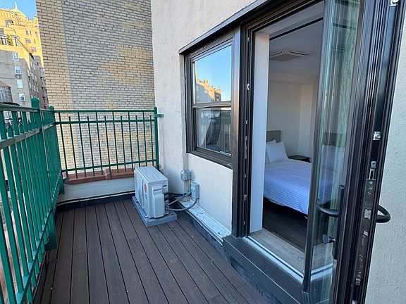 2nd image of 45 W 81st St #11I