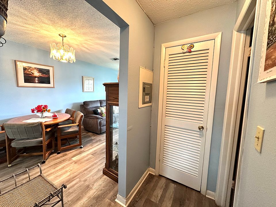 View of Dining Room from hallway