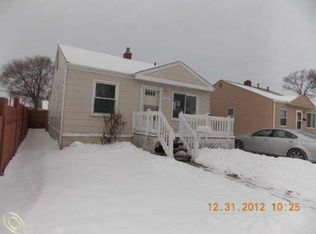 25031 Dale St, Roseville, MI 48066