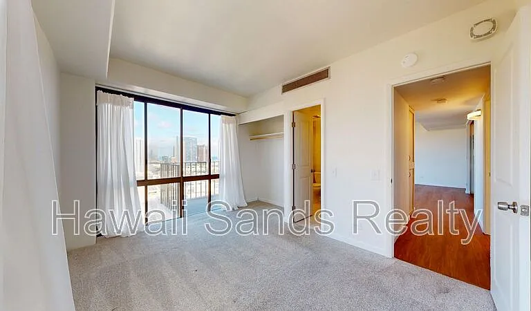 225 Queen St #21H — Photo 10
