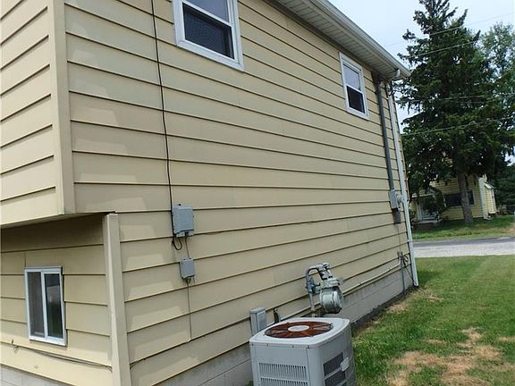 4th image of 2441 Ida Dr