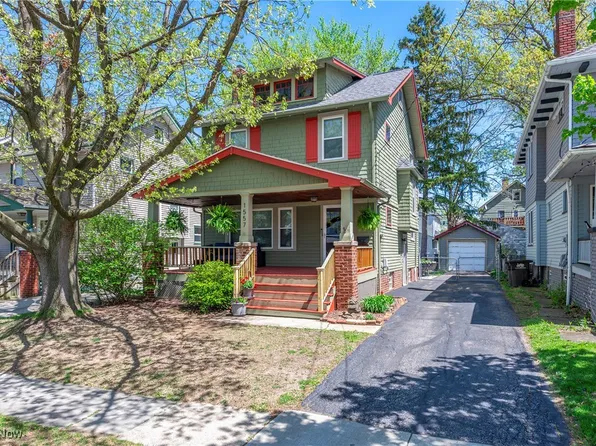 1557 Lauderdale Ave, Lakewood, OH 44107