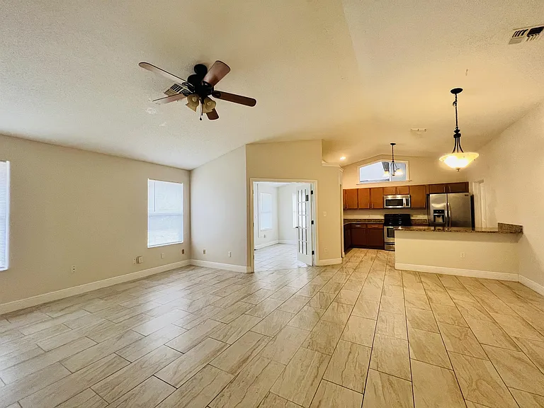 612 Sherwood Oaks Cir — Photo 6