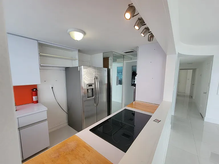 3301 NE 5th Ave #611 — Photo 5