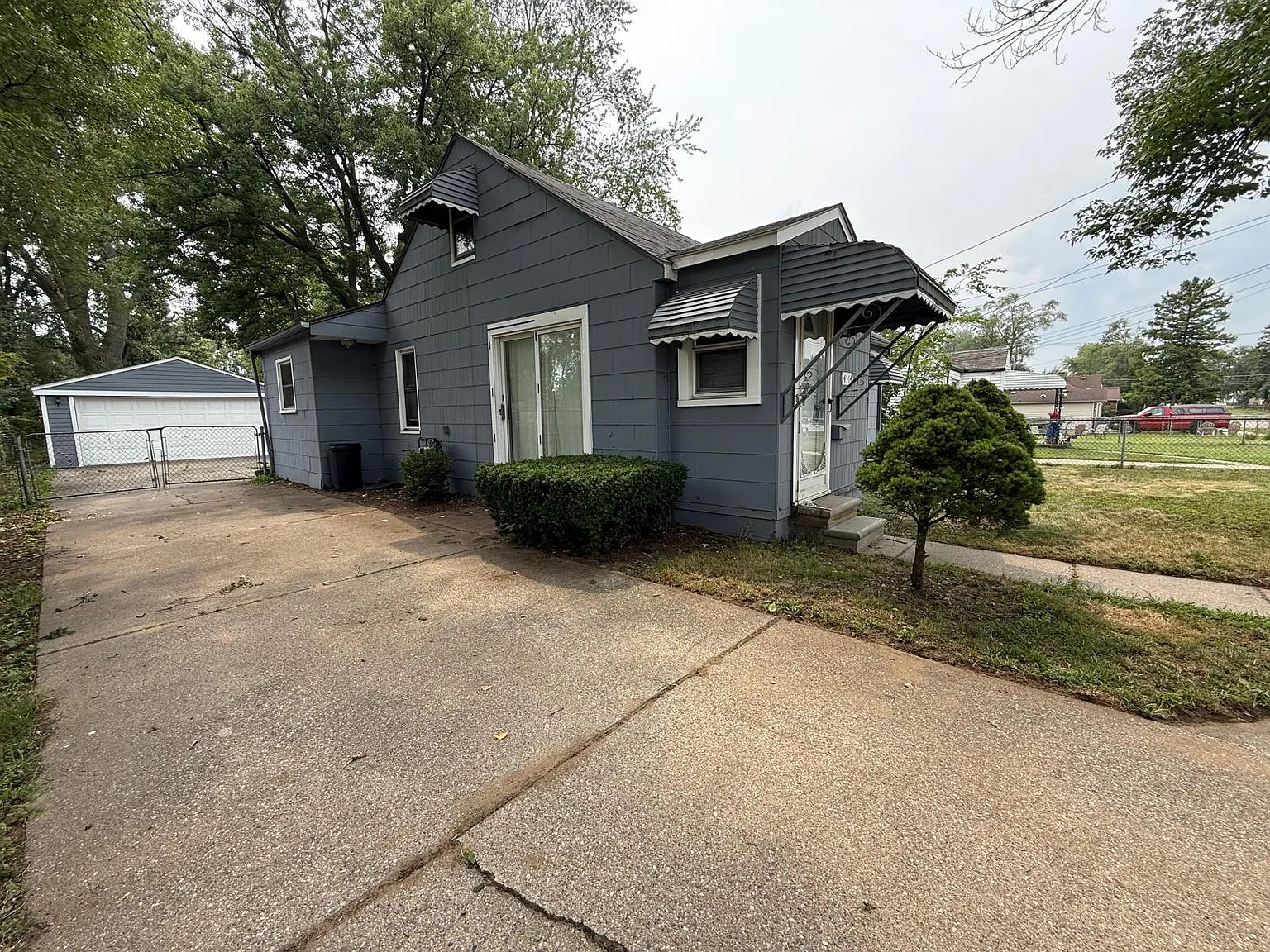 2 bed, 946 sqft, $1,200 — Photo 2