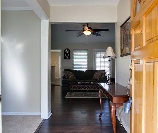4th image of 1621 Glencairn Ln