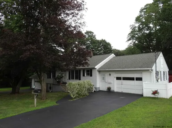 14 Wellington Rd #1, Schenectady, NY 12302