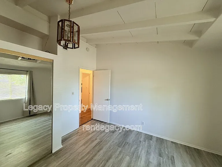 3844 Milton Way — Photo 14