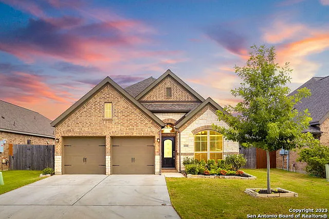 4 bed, 3.0 bath, 2155 sqft, $2,200 — Photo 1
