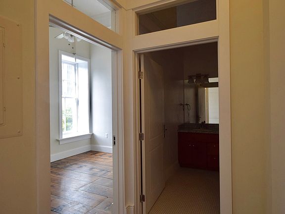 5th image of 315 Main St #507