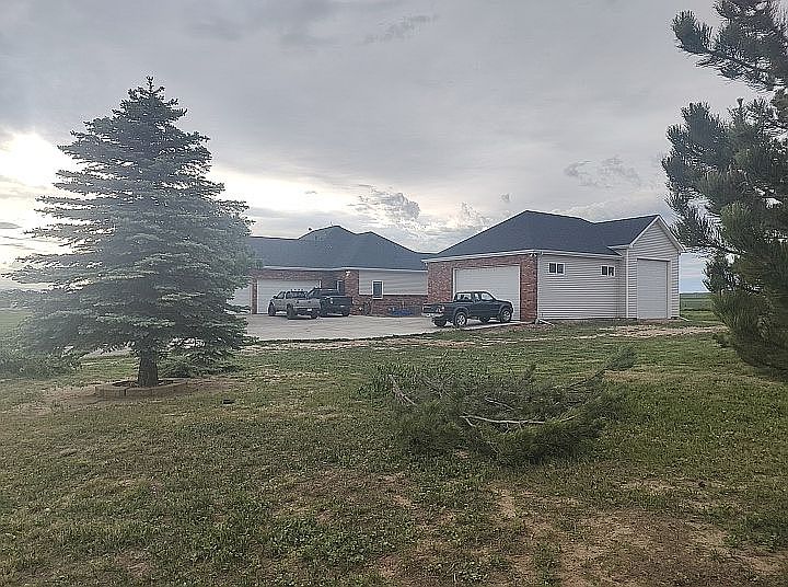 2nd image of 39998 Ridgecrest Ct