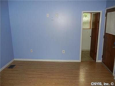 5th image of 225 Hunt Dr